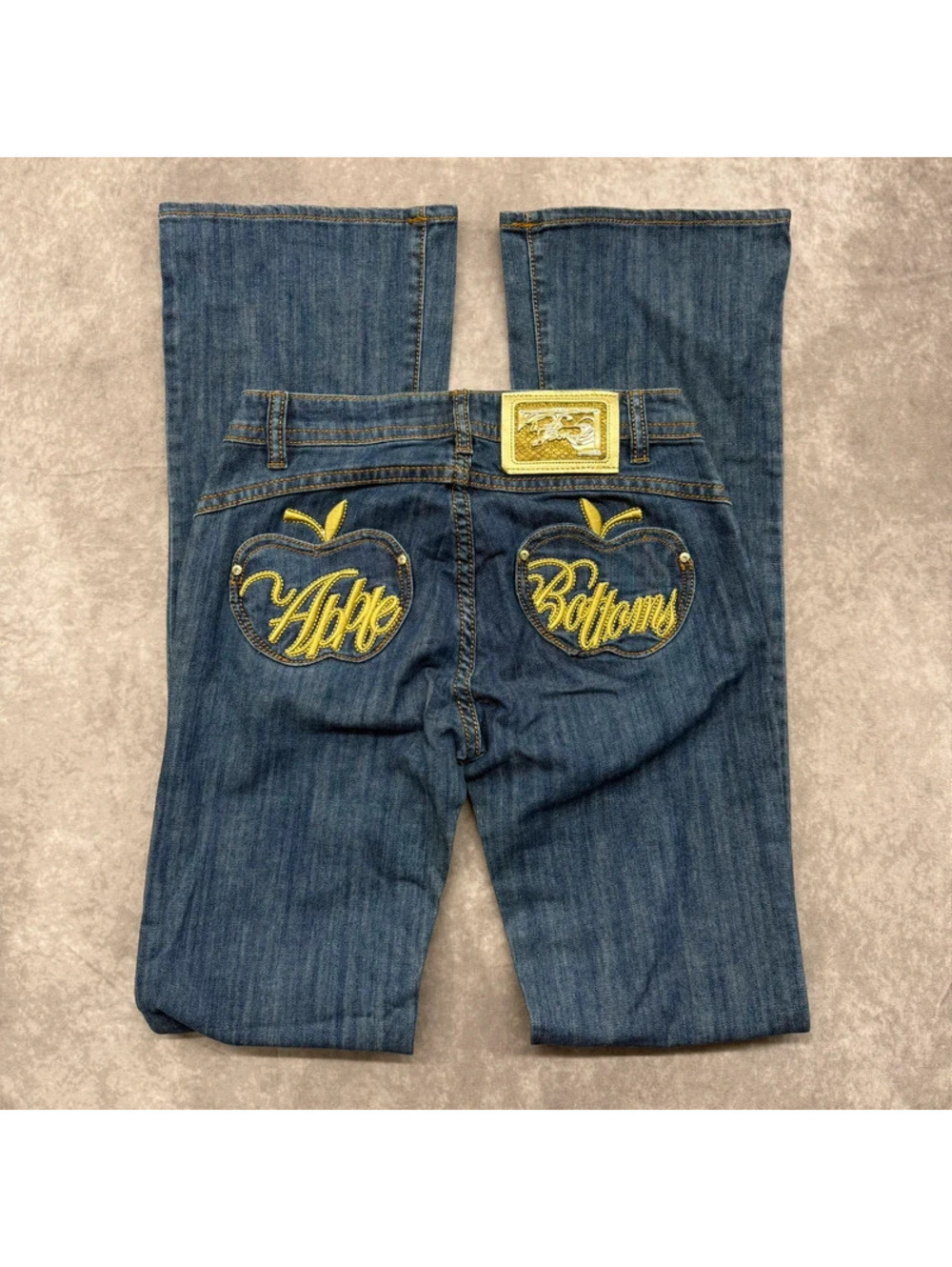 Vintage Y2K Apple Bottoms Blue Denim Gold Embroidered Pocket Jeans 3/4 NWT